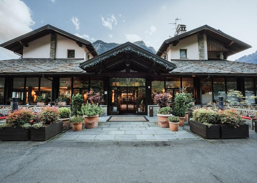 Valle d'Aosta Pre-Saint-Didier Property entrance