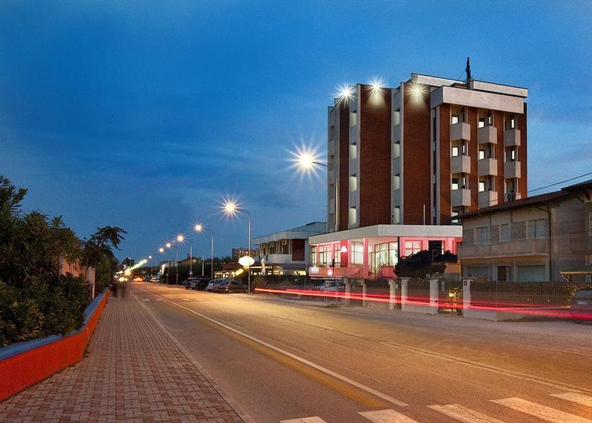 Marche mondolfo Exterior Detail