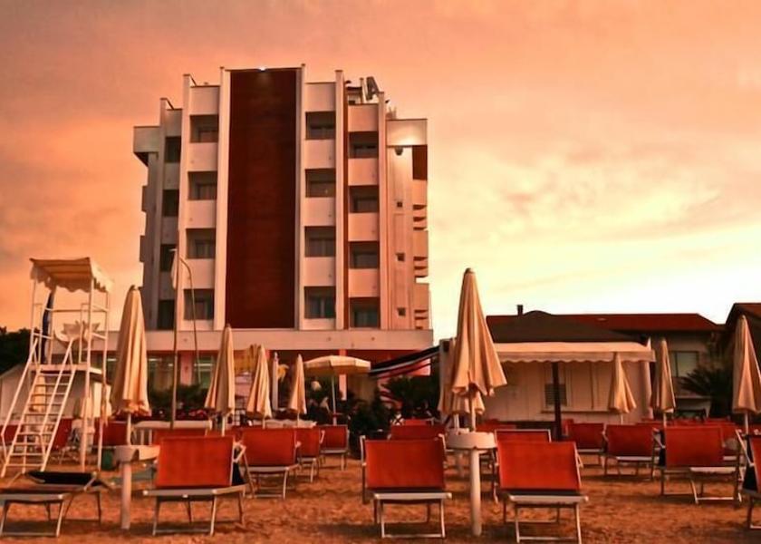 Marche mondolfo Facade