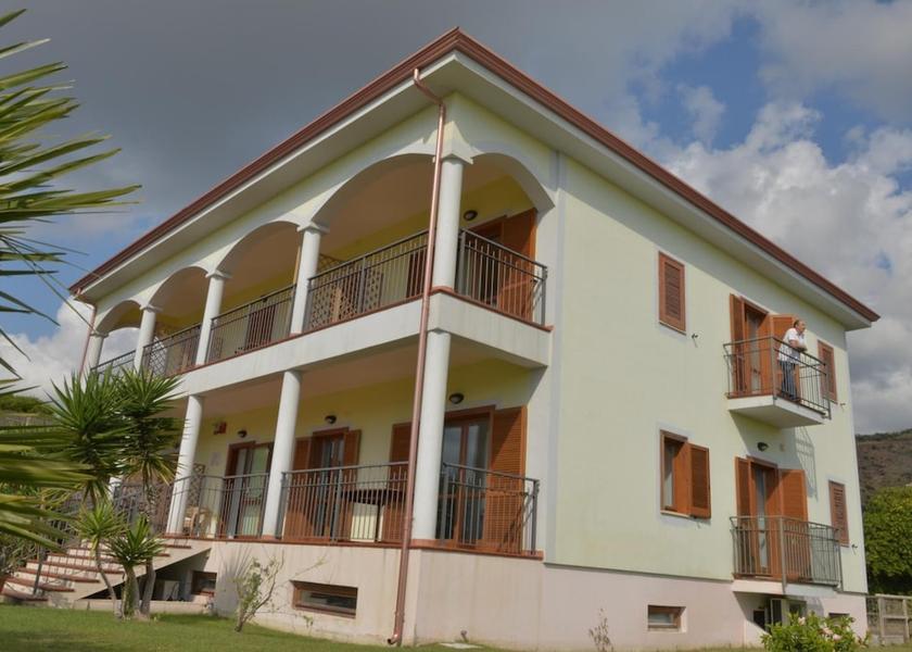 Calabria Sangineto Exterior