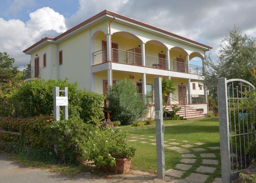 Calabria Sangineto Property grounds