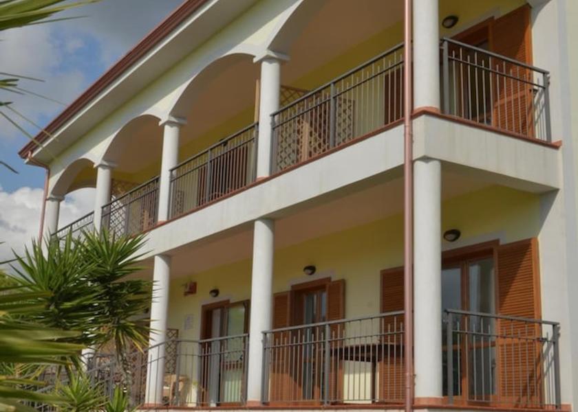 Calabria Sangineto Exterior