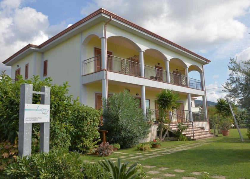 Calabria Sangineto Exterior Detail