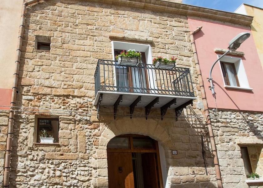 Sicily Cinisi Exterior Detail