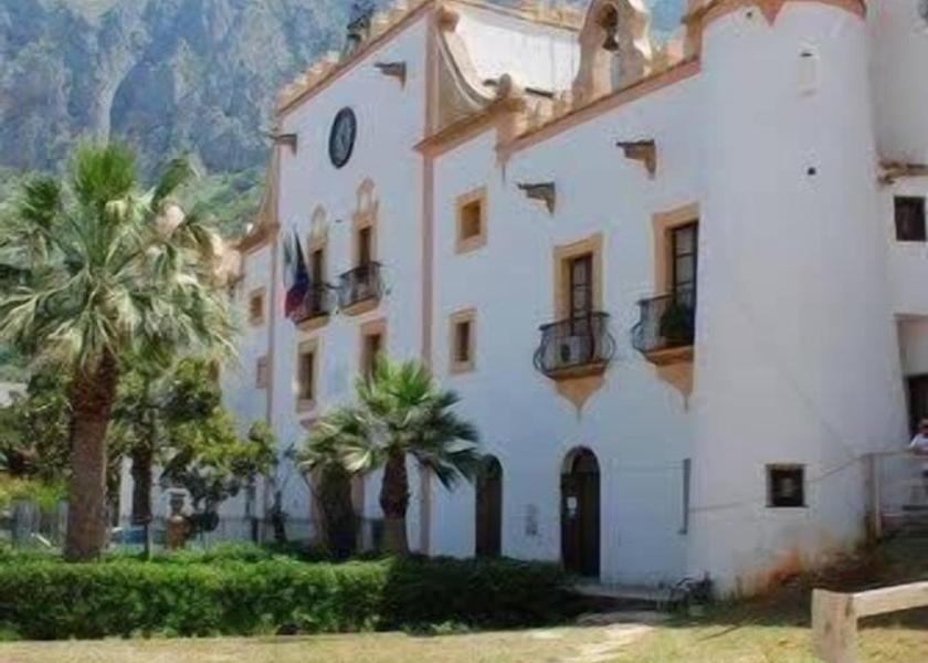 Sicily Cinisi Exterior Detail