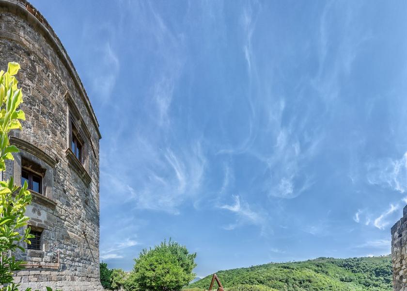 Campania Limatola Exterior Detail