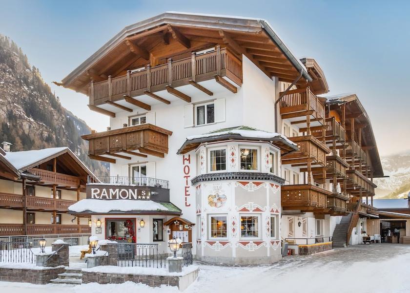 Trentino-Alto Adige Campitello di Fassa Front of property