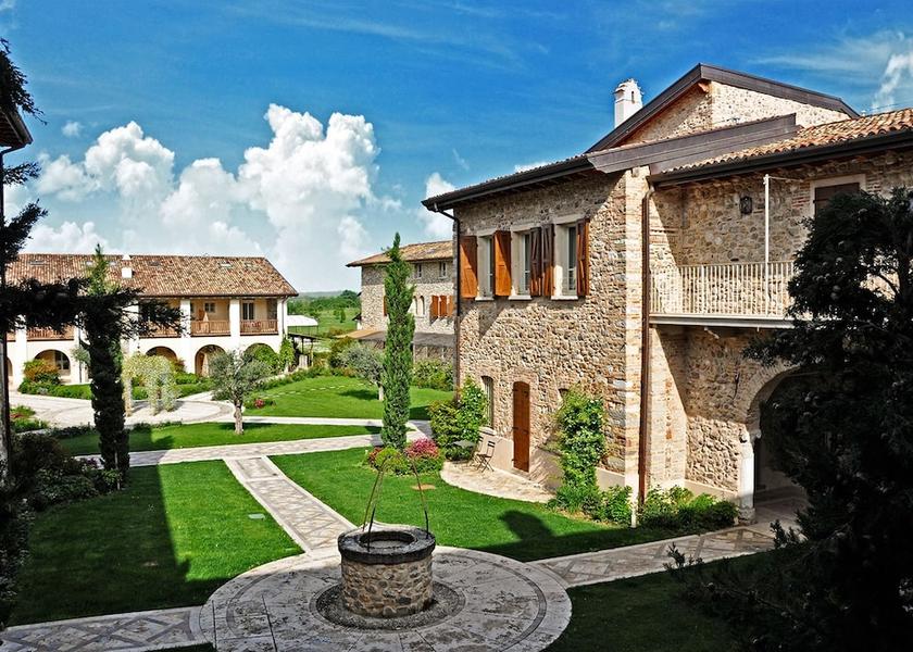 Lombardy Pozzolengo Property Grounds