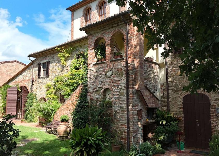 Tuscany Marciano della Chiana Front of property