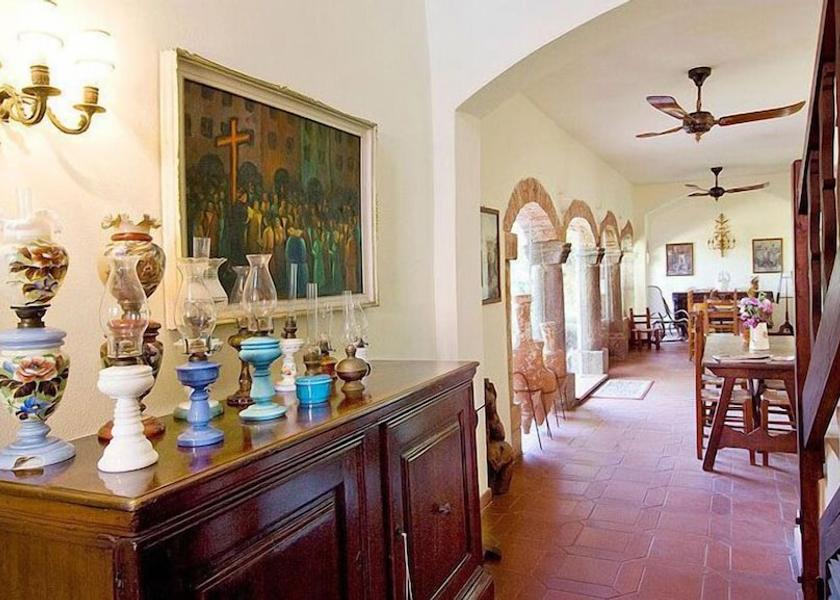 Sardinia Riola Sardo Interior Entrance