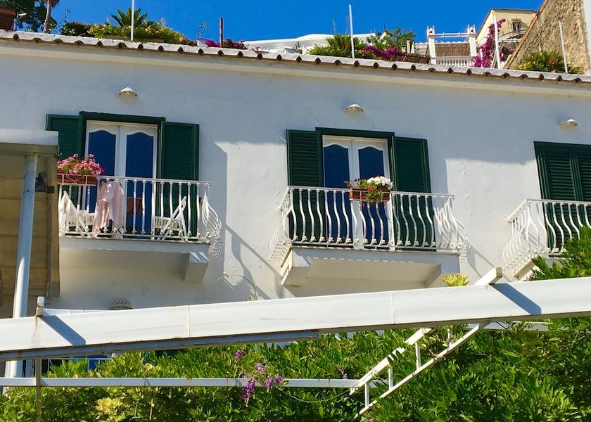 Campania Positano Front of property