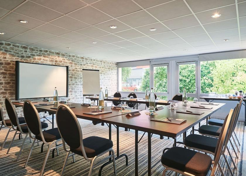 Hauts-de-France Mons-en-baroeul Meeting Room