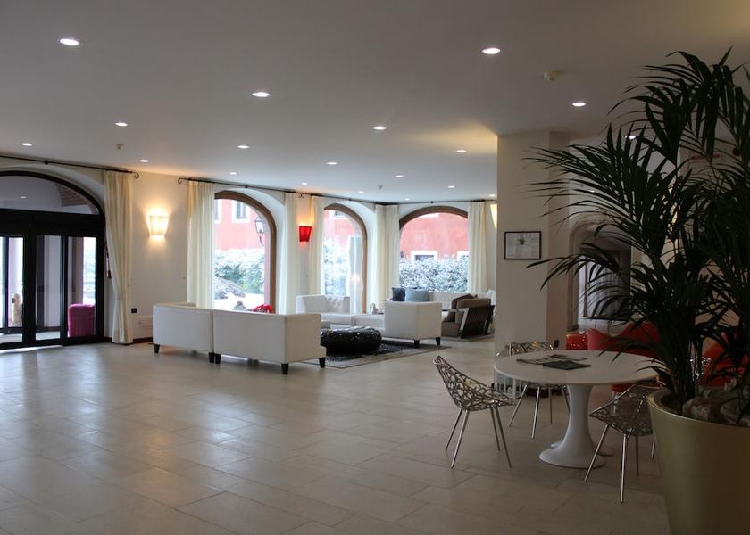 Piedmont Sandigliano Lobby