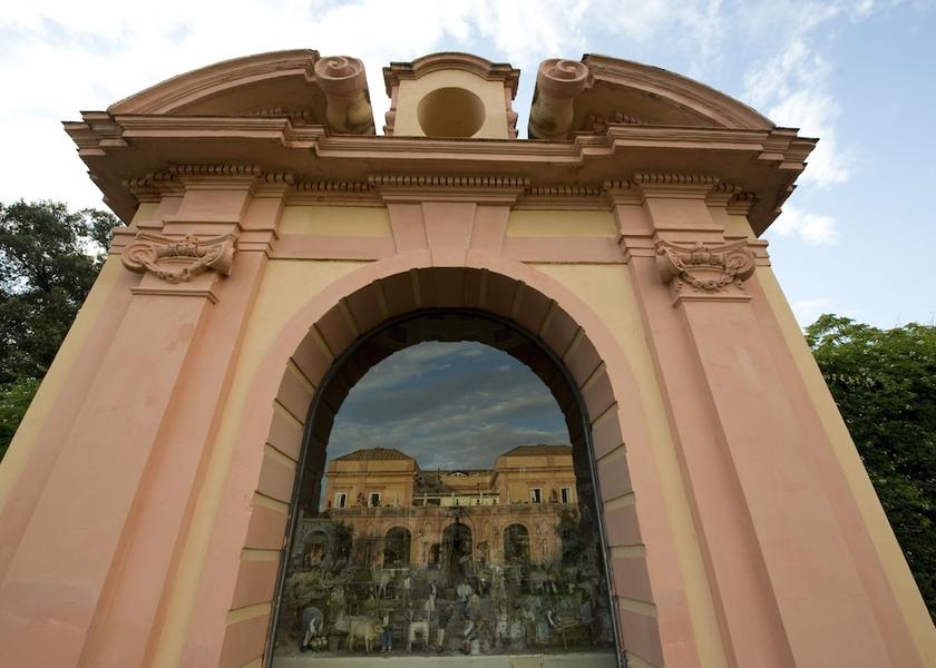 Campania Ercolano Exterior Detail