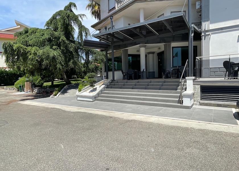 Calabria Tarsia Facade