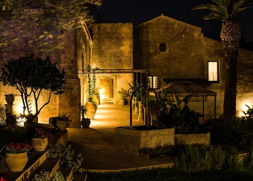 Sicily Palazzolo Acreide Exterior Detail