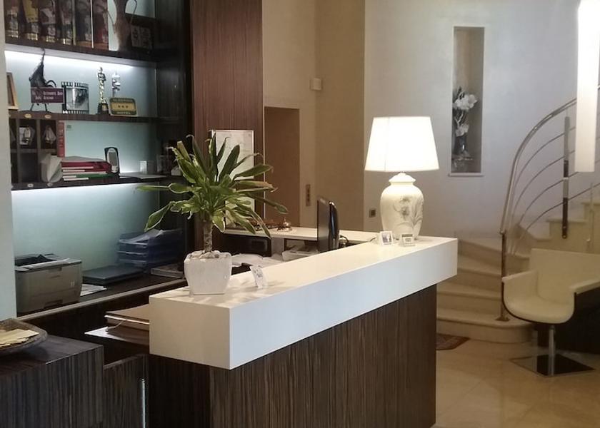Lombardy Medole Interior entrance