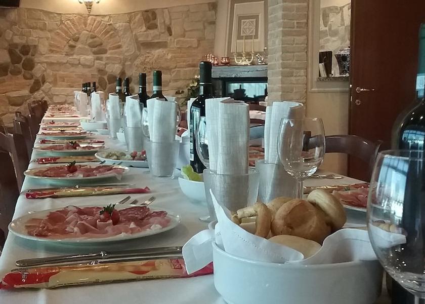 Lombardy Medole Dining