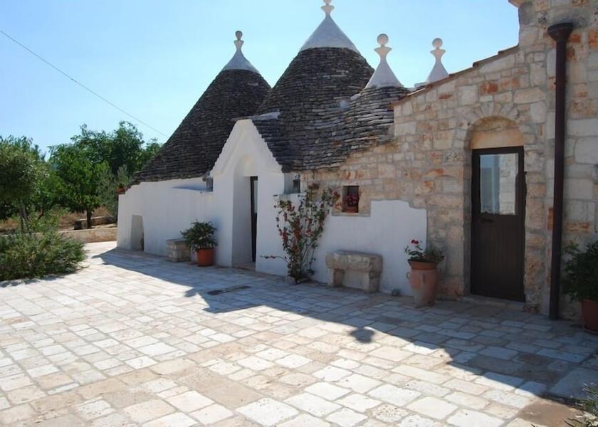 Puglia Castellana Grotte Exterior Detail