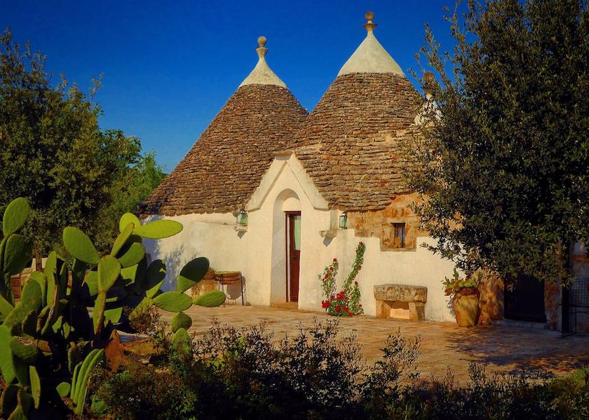 Puglia Castellana Grotte Exterior Detail