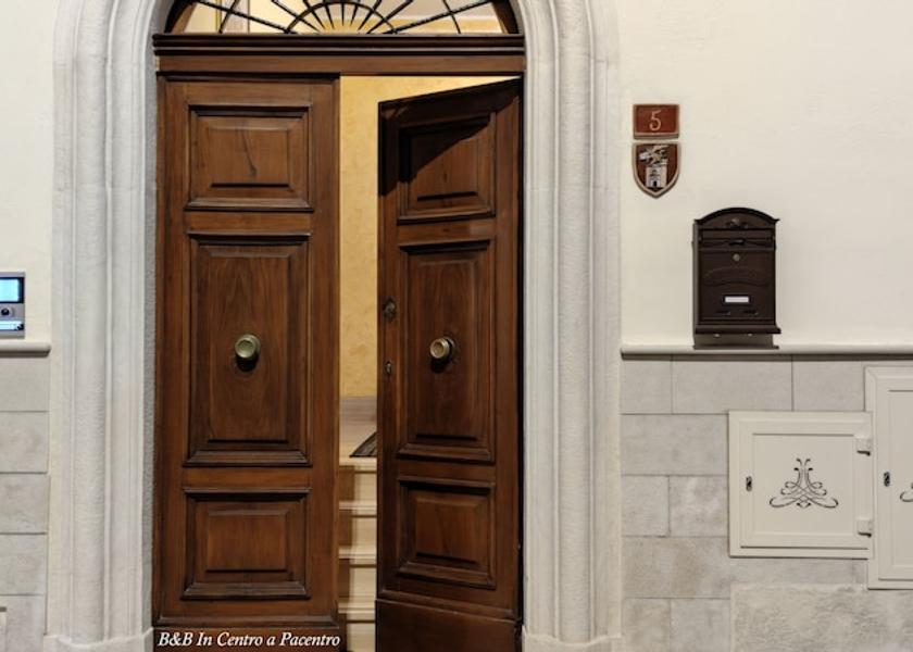Abruzzo Pacentro Entrance