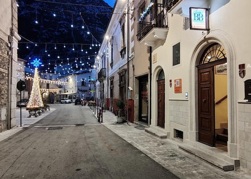 Abruzzo Pacentro Facade