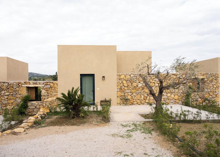 Sicily Aragona Front of property