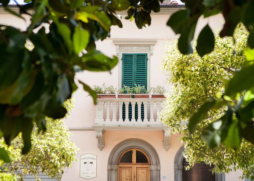 Tuscany Follonica Front of property