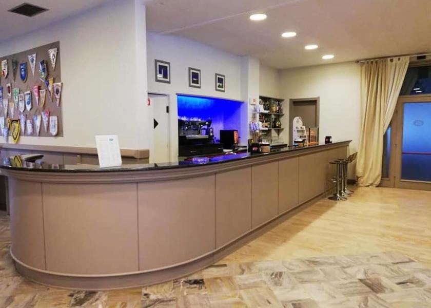 Marche Falconara Marittima Lobby