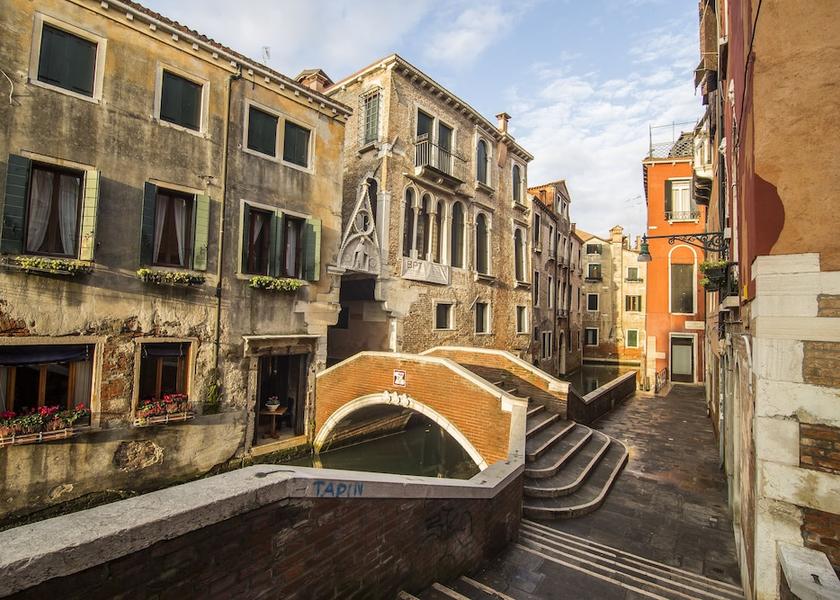 Veneto Venice Exterior Detail