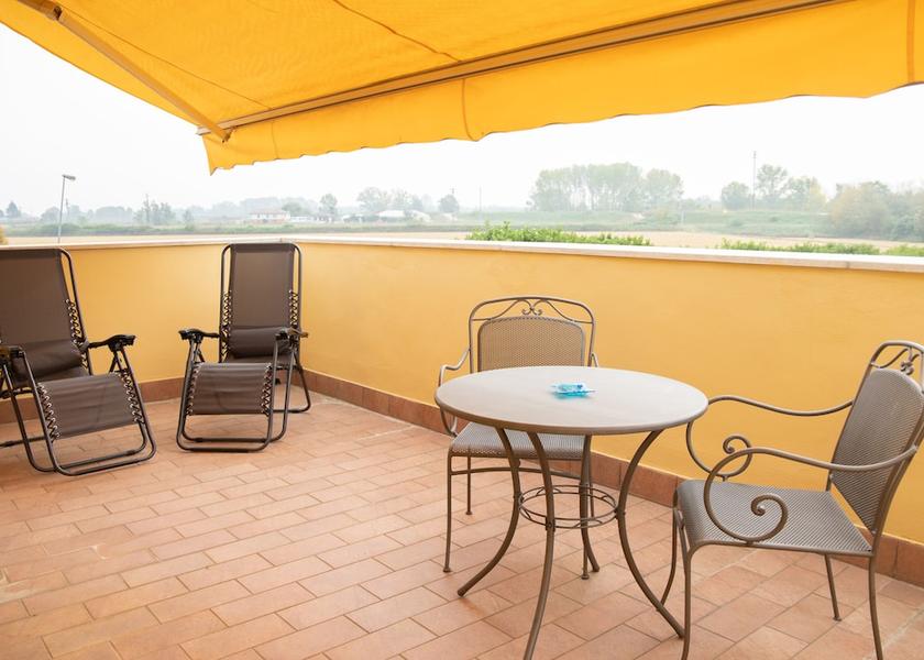 Lombardy Cava Manara Terrace/patio
