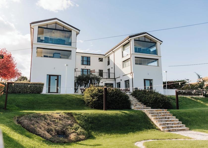 Abruzzo Canosa Sannita Front of property