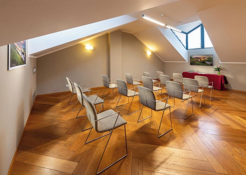 Piedmont Benevello Meeting Room