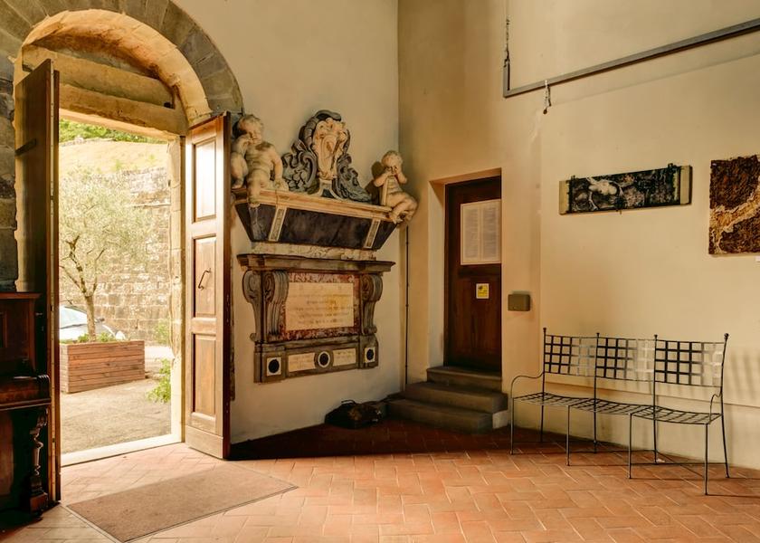 Tuscany Poppi Lobby