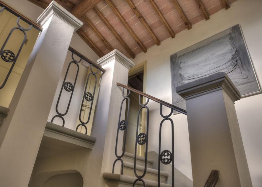 Tuscany Poppi Staircase