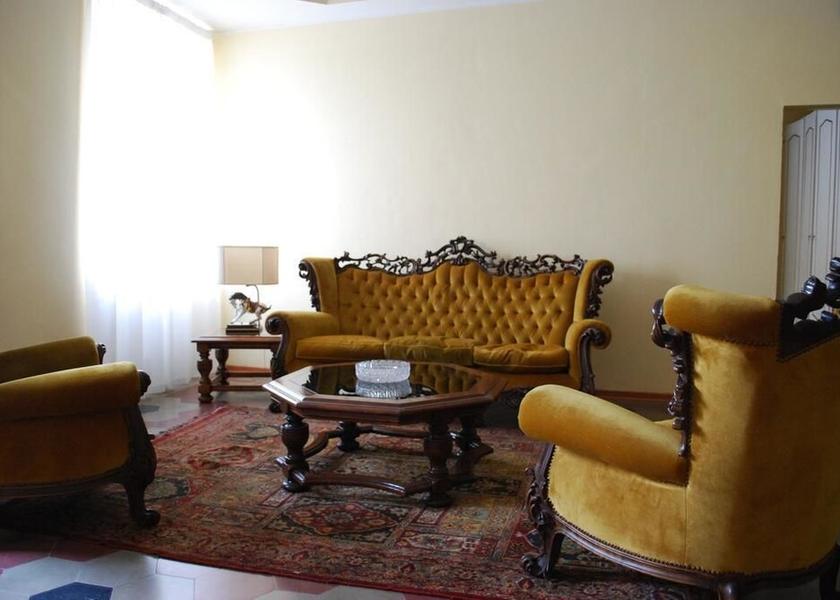 Piedmont Trino Interior Entrance