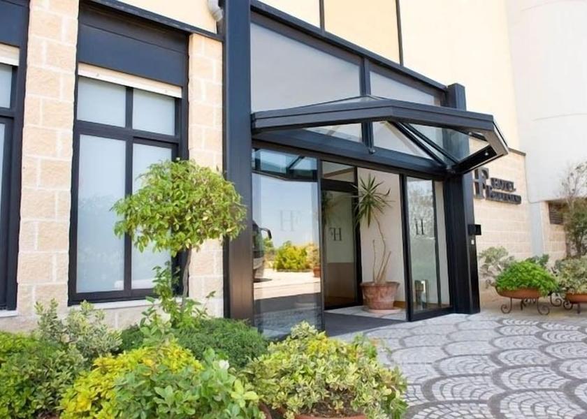 Puglia Valenzano Entrance