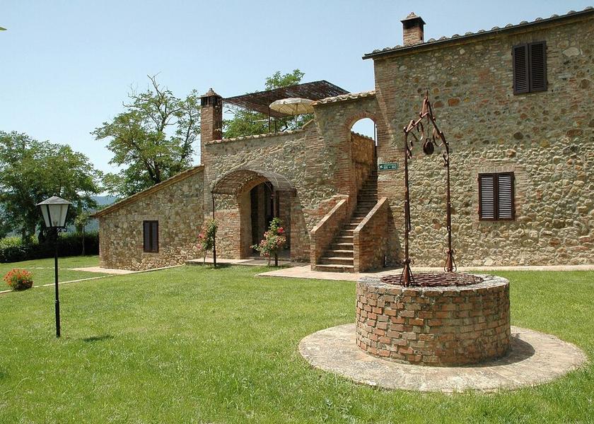 Tuscany Murlo Exterior Detail