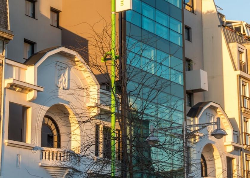 Grand Est Reims Exterior