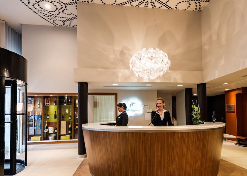 Grand Est Reims Lobby
