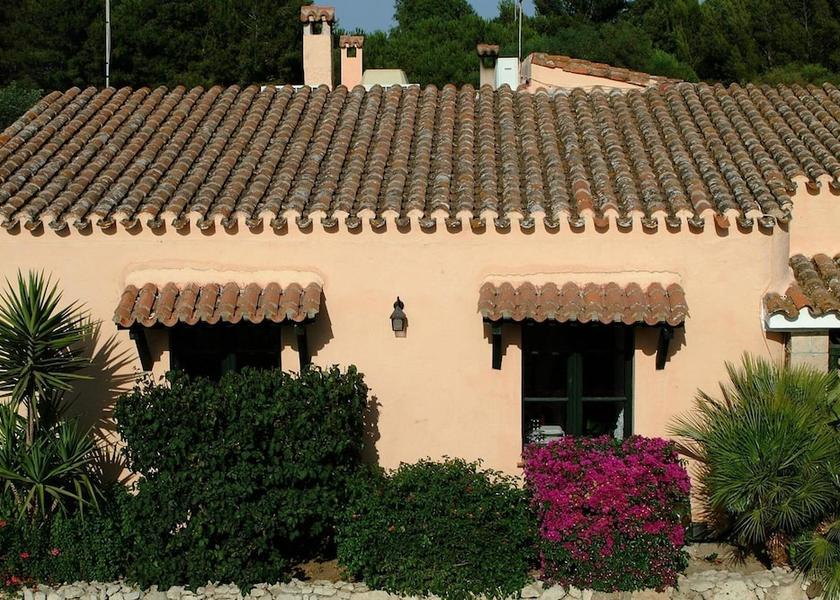Sardinia Cabras Exterior