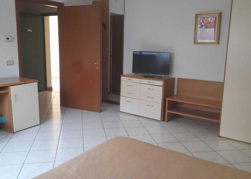 Lombardy Mariano Comense Room