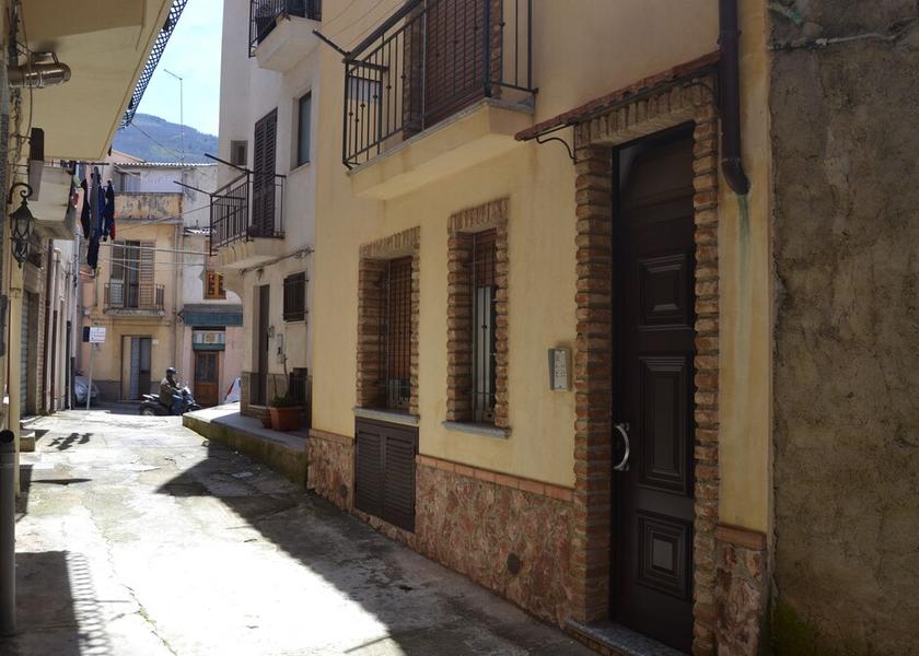Calabria Scilla Entrance