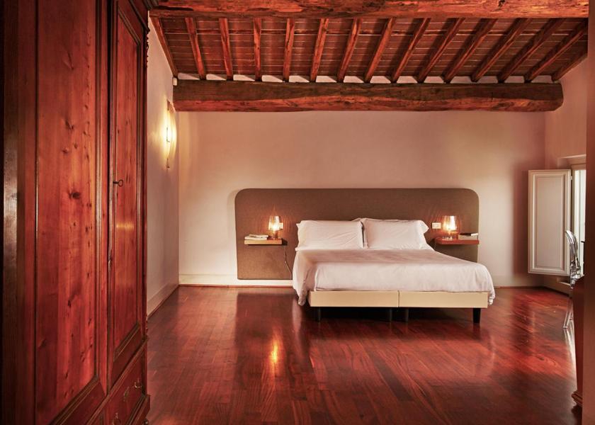 Tuscany San Giuliano Terme Family Room with Garden View
