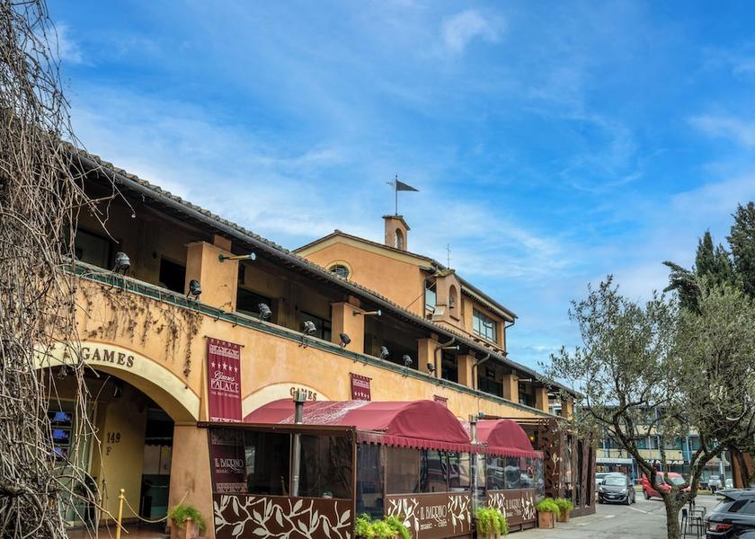 Tuscany Calcinaia Breakfast buffet