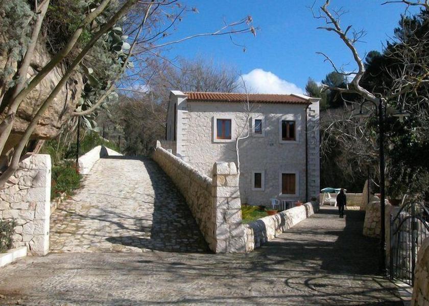 Sicily Vizzini Exterior Detail