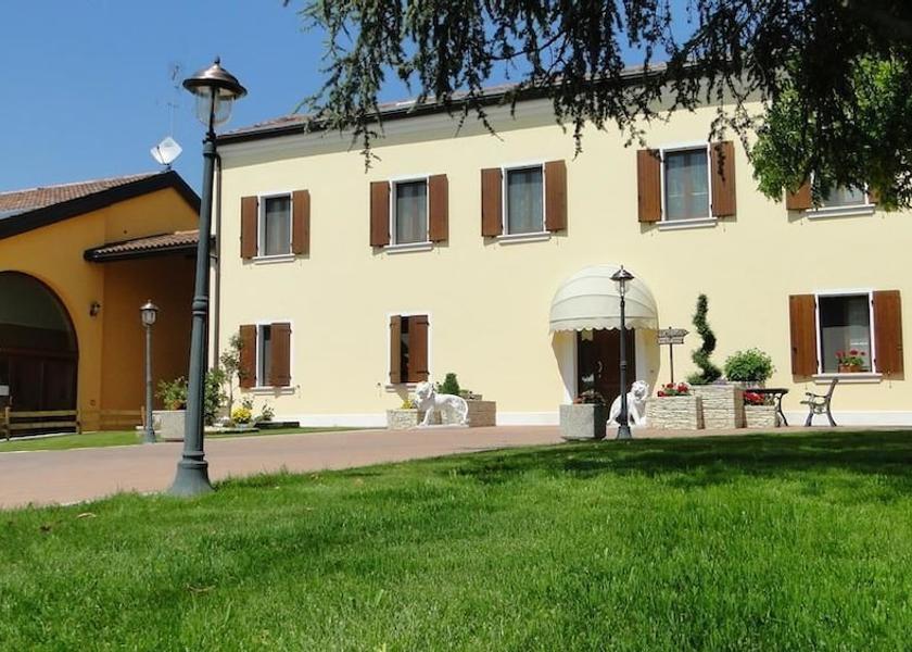 Veneto Legnago Front of property