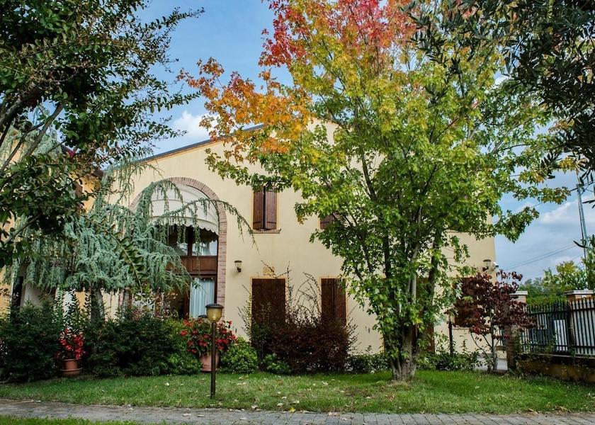 Veneto Legnago Exterior Detail