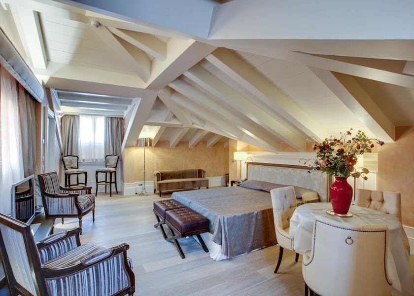 Veneto Venice Room