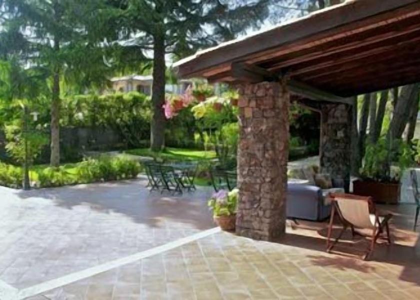 Sicily Nicolosi Property Grounds